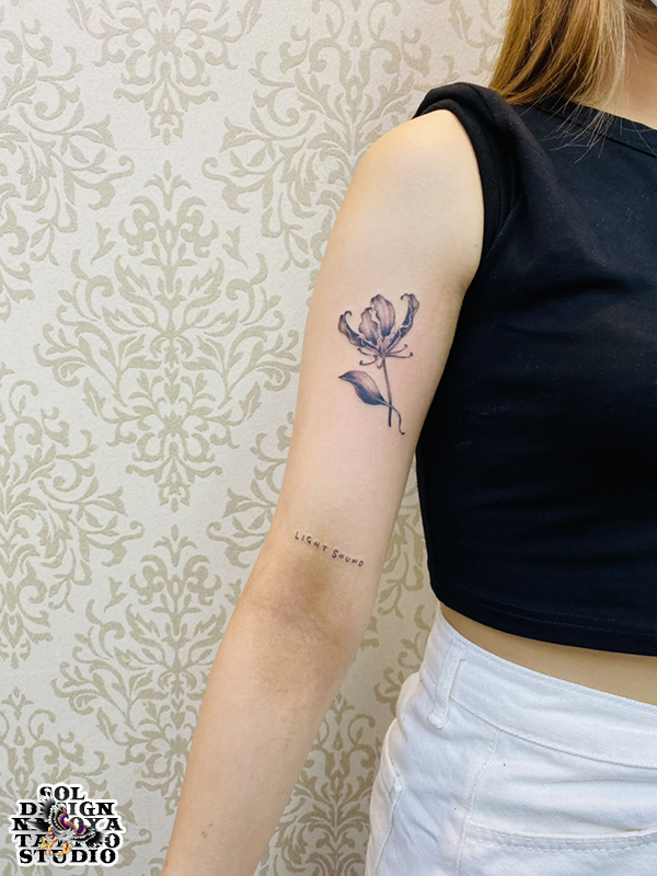 名古屋　タトゥー　女性